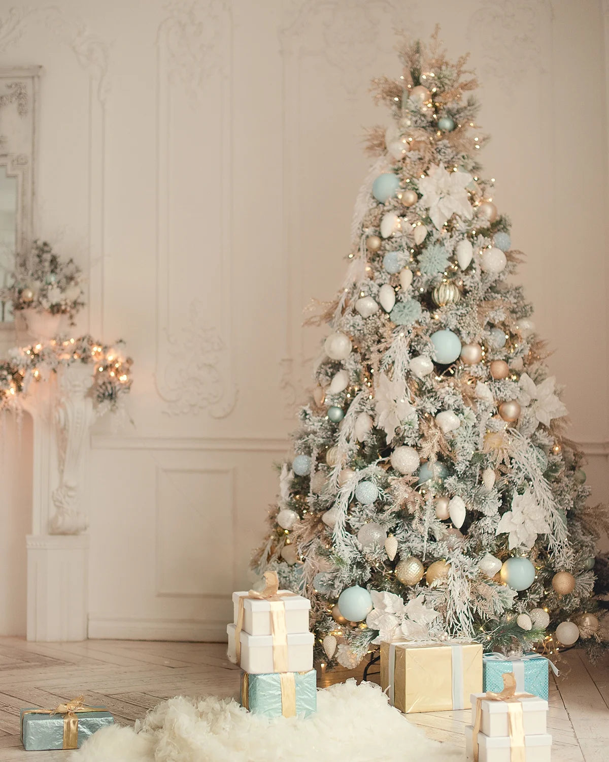 FrostEver™ 7.5ft Pre-Lit Snow-Flocked Spruce Christmas Tree – 550 Clear Lights, Real-Feel Hinged Branches