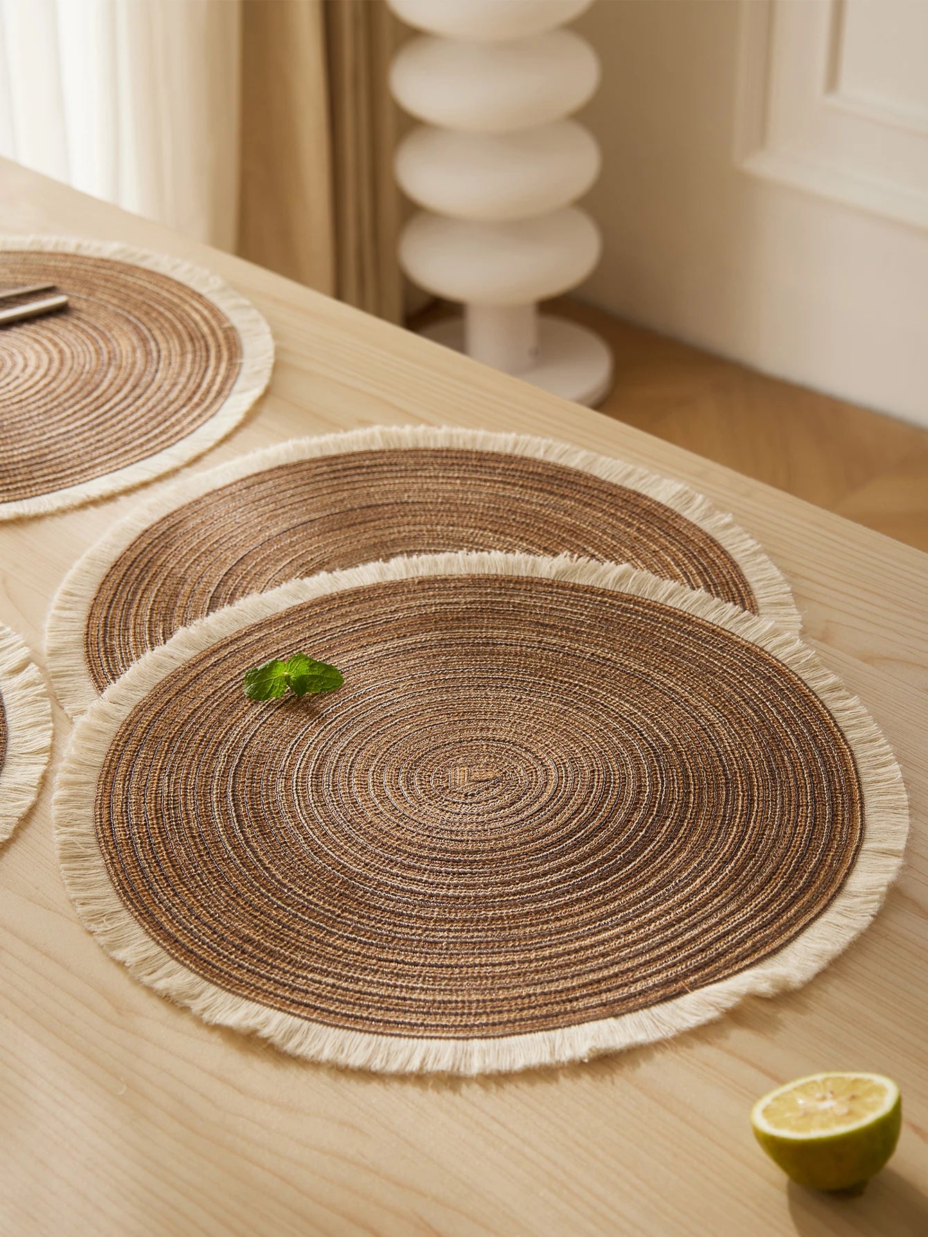 Hot Round Braided Placemats Set of 4 – Washable Heat-Resistant 38cm Table Mats for Kitchen & Dining | Home Echo
